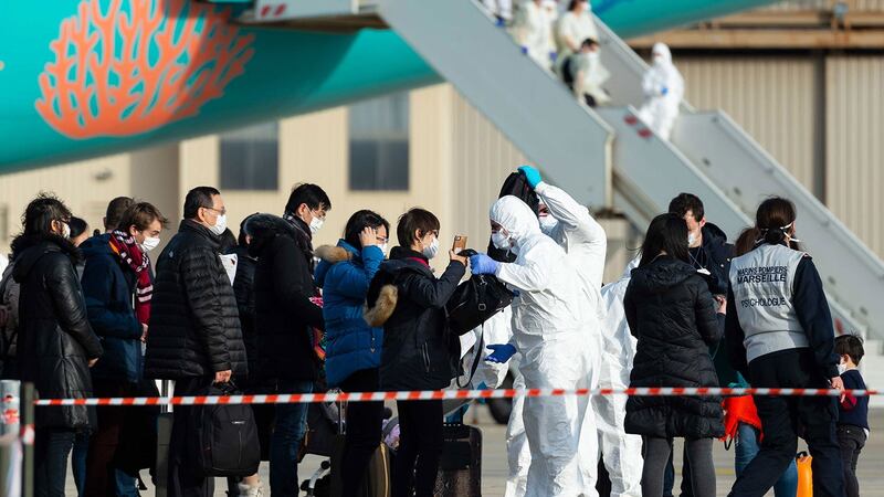 载有254名法国和欧洲公民的飞机从中国武汉出发,于2月2日降落在法国南部伊斯特尔(Istres)的一个空军基地。(法新社)