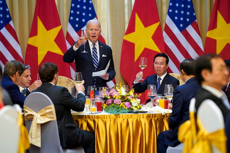 美国总统拜登在日前出访越南时上表示,中国面临"经济危机",既受世界经济增长乏力影响,也与中方经济政策有关。(美联社图片)
